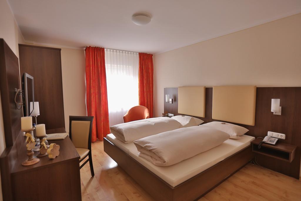 Hotel Bockmaier Oberpframmern المظهر الخارجي الصورة