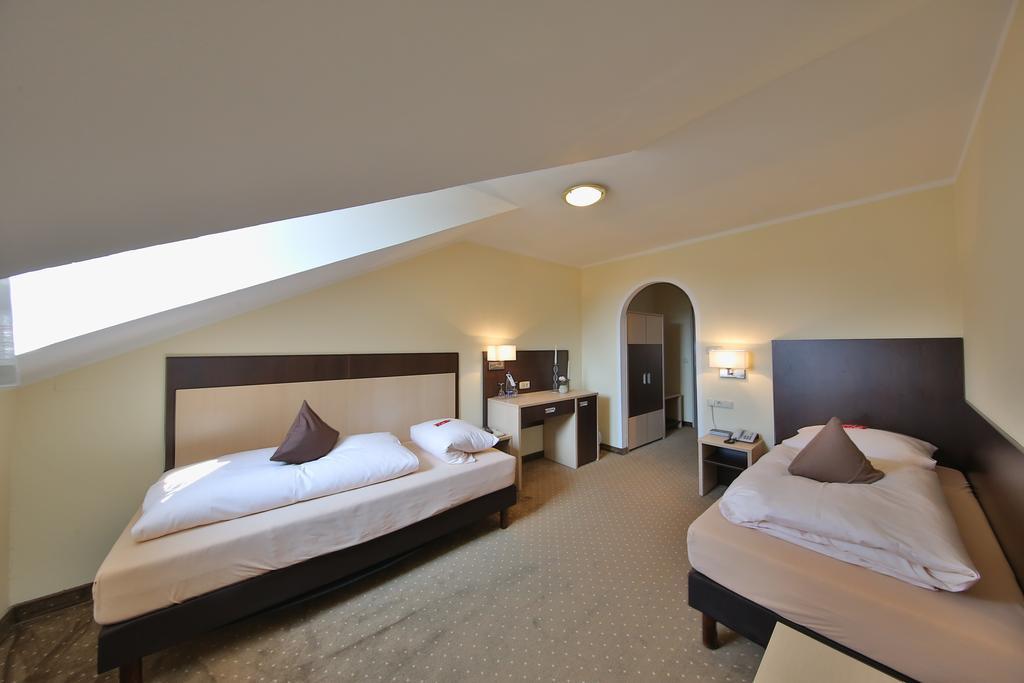 Hotel Bockmaier Oberpframmern المظهر الخارجي الصورة