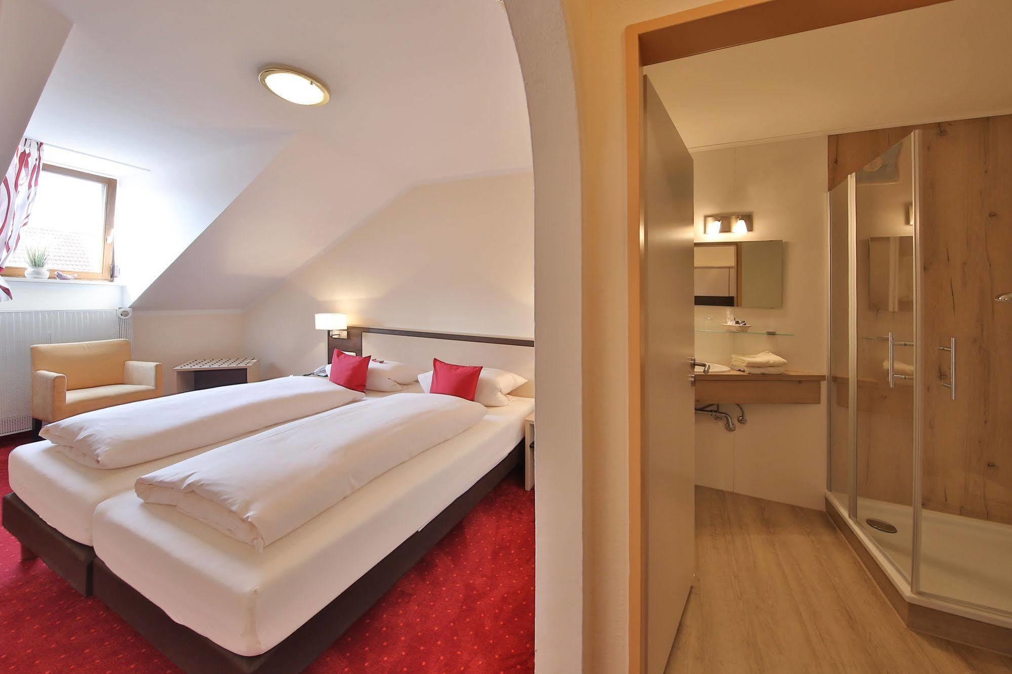 Hotel Bockmaier Oberpframmern المظهر الخارجي الصورة