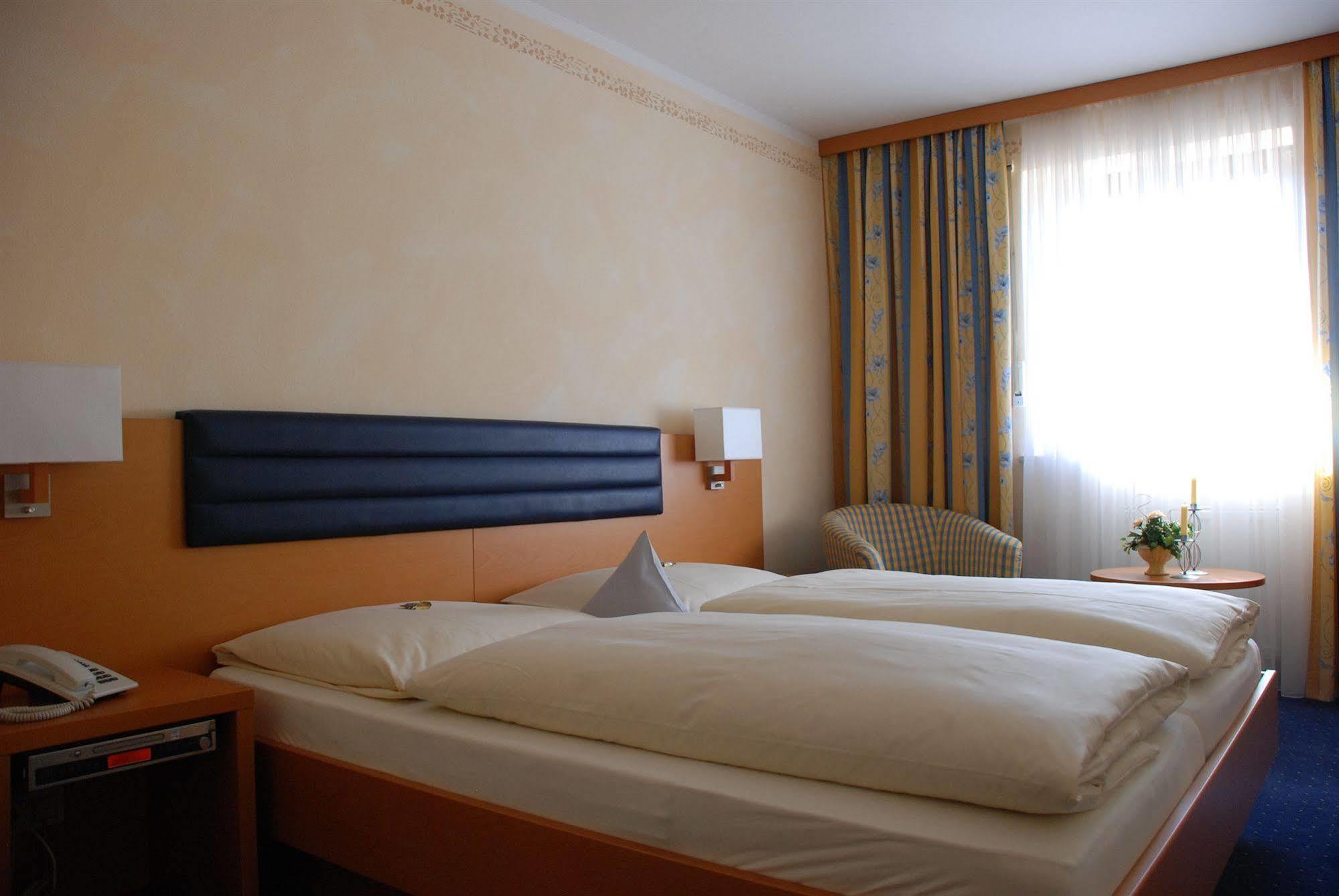 Hotel Bockmaier Oberpframmern المظهر الخارجي الصورة