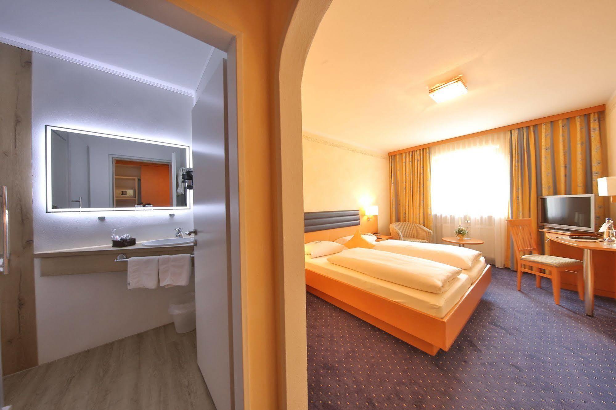 Hotel Bockmaier Oberpframmern المظهر الخارجي الصورة