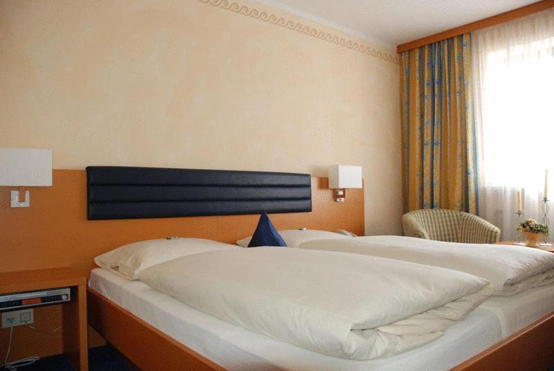 Hotel Bockmaier Oberpframmern الغرفة الصورة